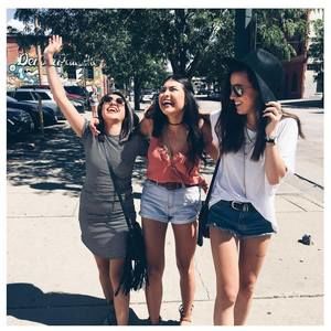 Meet your Posher, Claudia